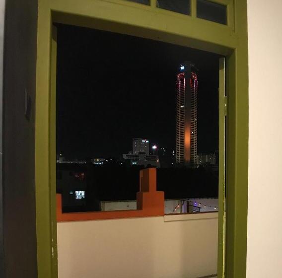 발코니 디럭스 룸, Kooning   Hostel