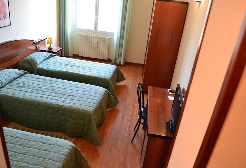 Номер Стандарт Трехместный, Albergo Elena