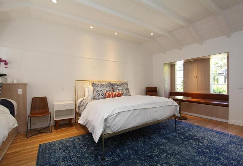 Номер Deluxe Кровать Кинг, The Vagabond S House Boutique Inn