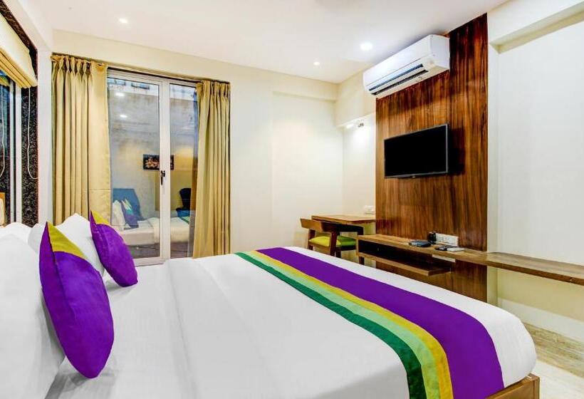 Deluxe Zimmer, Treebo The Pavilion, Railway Station