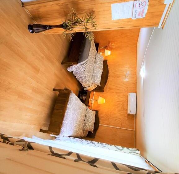패밀리 룸, Hospedaje Centro Angol