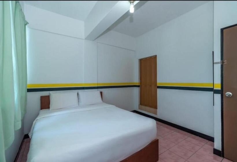 디럭스 룸 킹사이즈 침대, Spot On 89936 Sutera Inn