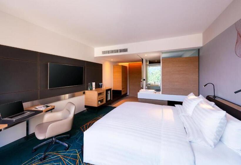 اتاق سوپریور با تخت بزرگ, Novotel Marina Sriracha