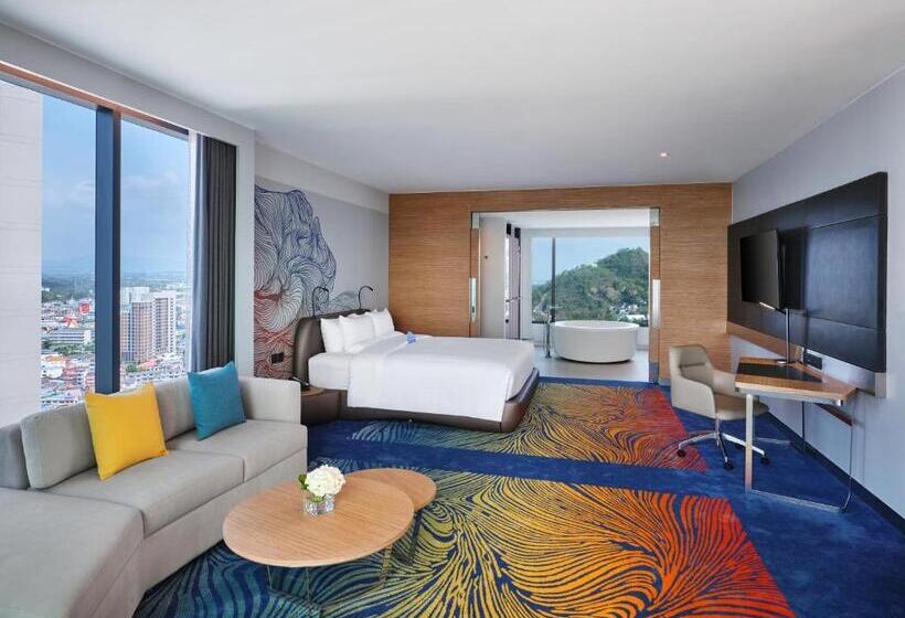 سوئیت جونیور با تخت بزرگ, Novotel Marina Sriracha