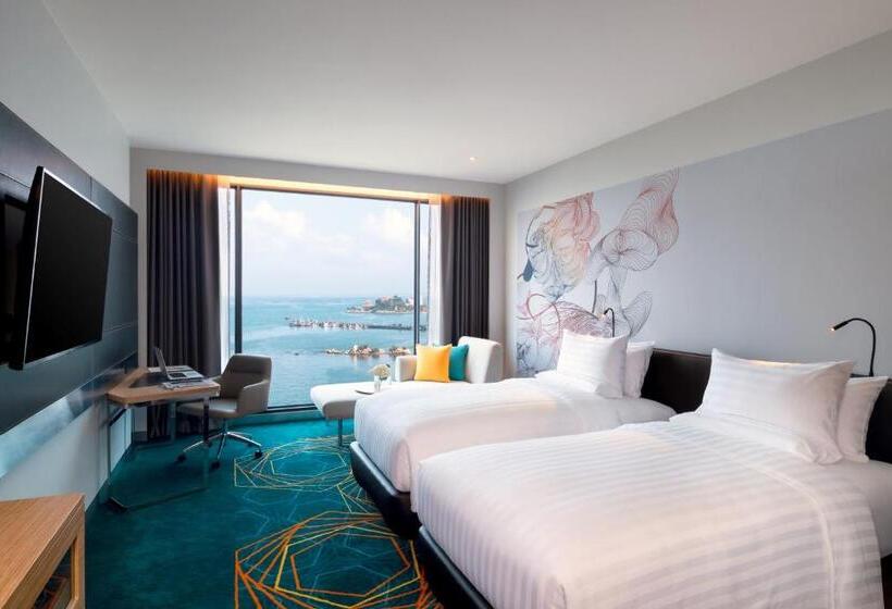 اتاق لوکس با چشم‌انداز دریا, Novotel Marina Sriracha