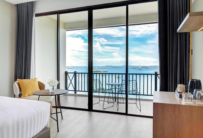 اتاق لوکس با چشم‌انداز دریا, Novotel Marina Sriracha