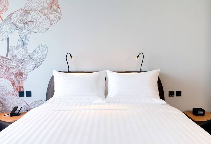 اتاق لوکس با چشم‌انداز دریا, Novotel Marina Sriracha