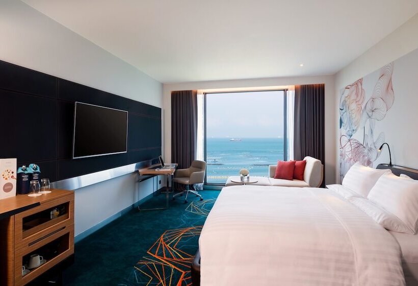 اتاق لوکس با چشم‌انداز دریا, Novotel Marina Sriracha