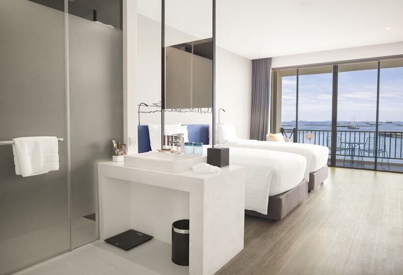 اتاق لوکس با چشم‌انداز دریا, Novotel Marina Sriracha