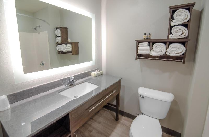 اتاق لوکس با چشم‌انداز دریا, Novotel Marina Sriracha
