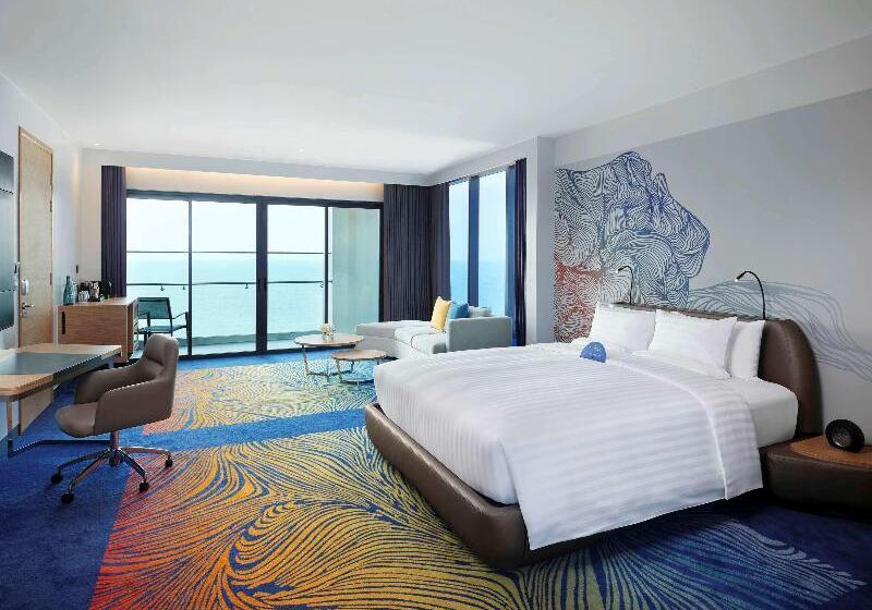 سوییت جونیور با چشم‌انداز دریا, Novotel Marina Sriracha