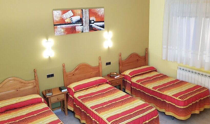 스탠다드 트리플 룸, Hostal La Maravillosa
