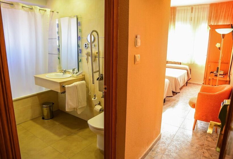 标准单人间, Hostal Real