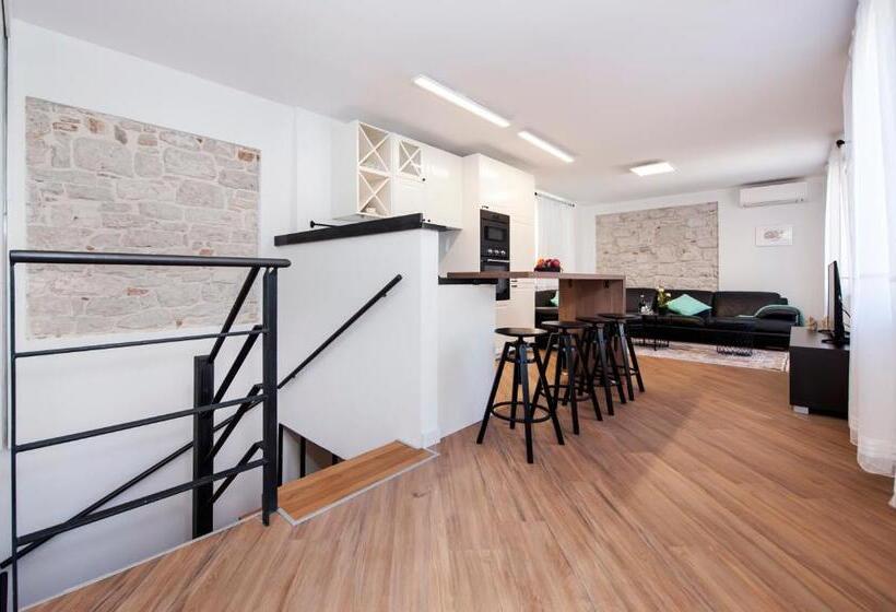 Апартаменты Дюплекс 1 Спальня, Riva Residence