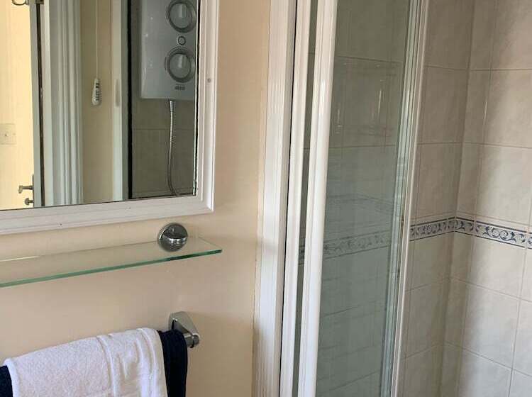 Полулюкс, Letchworth Guest House
