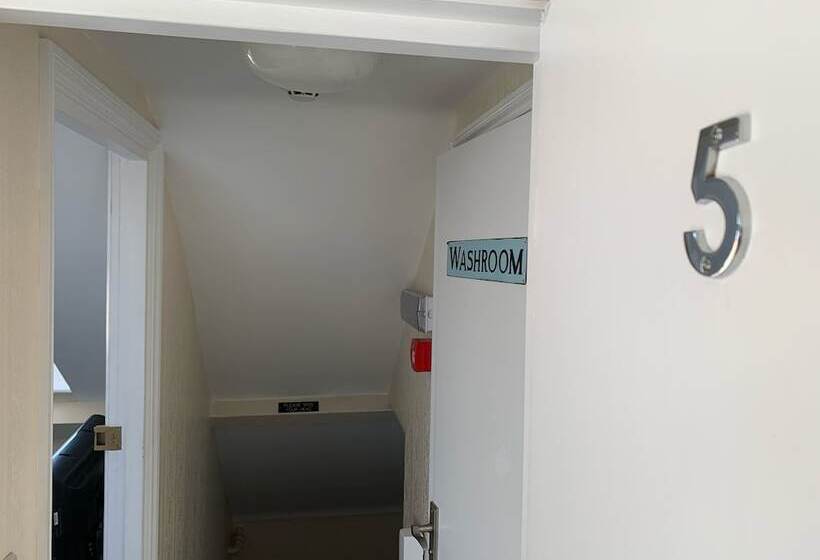Полулюкс, Letchworth Guest House
