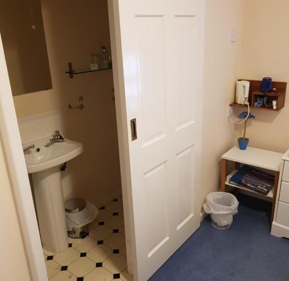 اتاق استاندارد یک نفره, Marlow Lodge