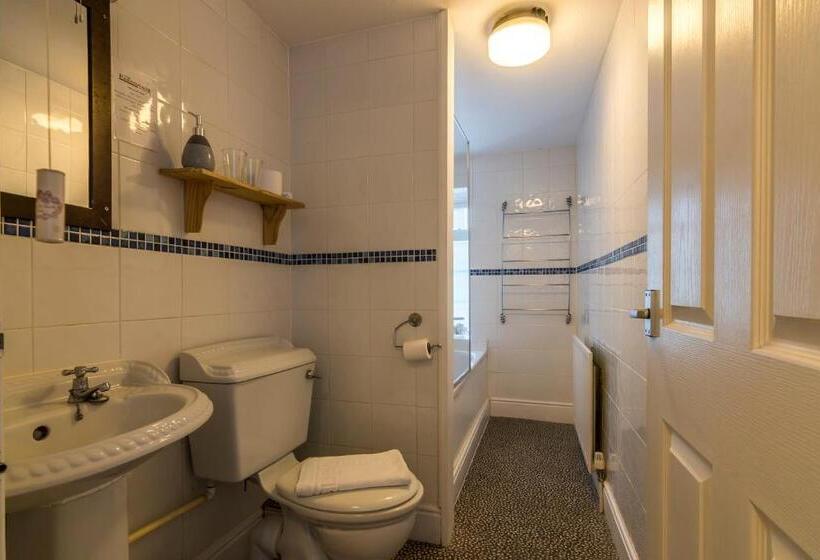 Номер Стандарт, Parsonage Farm Inn