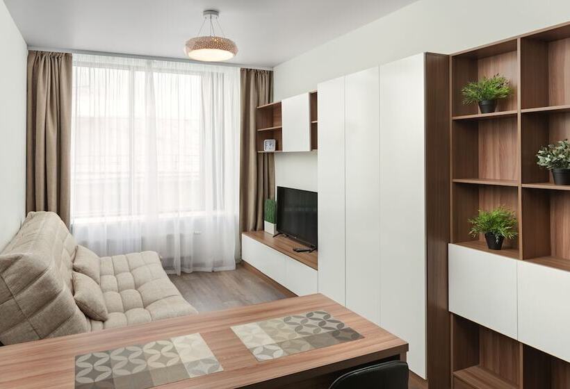 标准工作室, Radius Central House
