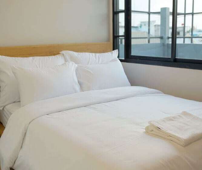 اتاق لوکس خانوادگی, Yakthai Poshtel