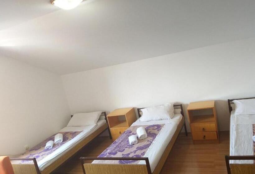 트리플 클래식 룸, Hostel Vera   Airport Podgorica