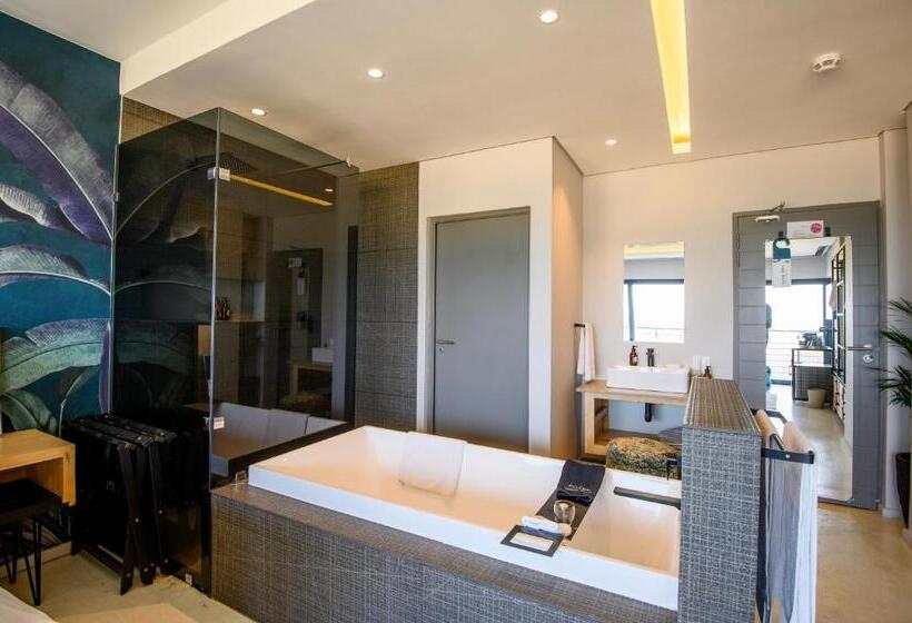 غرفة قياسية مطلّة علي البحر مزوَّدة بشُرفة, North Star Micro