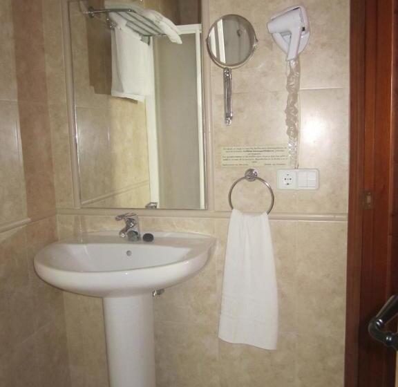 家庭间, Hostal La Conileña