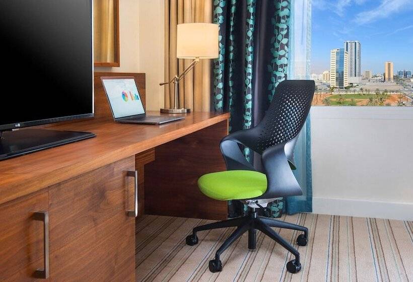 스탠다드 룸 더블 침대, Hilton Garden Inn Ras Al Khaimah
