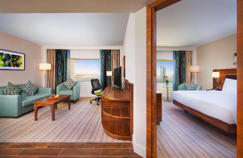 스위트 킹사이즈 침대, Hilton Garden Inn Ras Al Khaimah