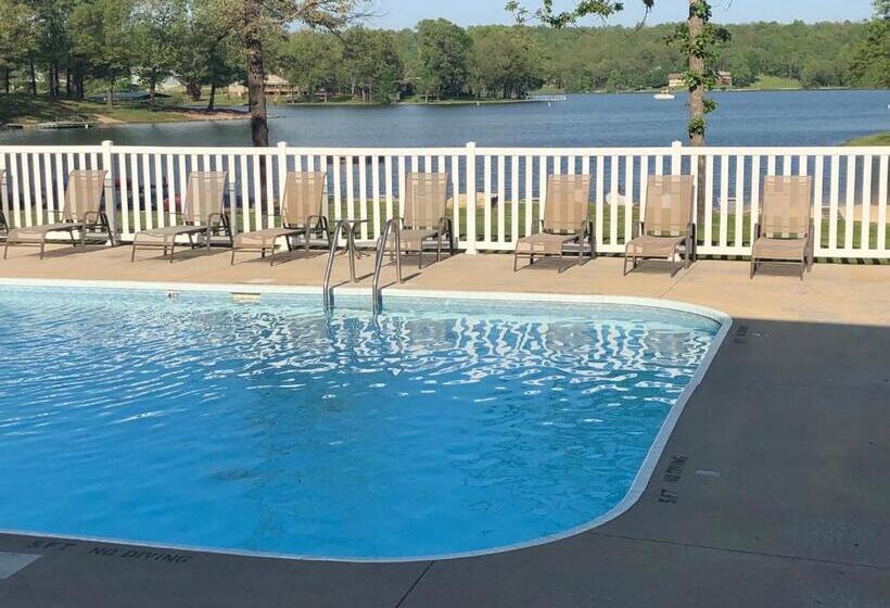 Шале 1 Спальня, Crown Lake Resort & Spa