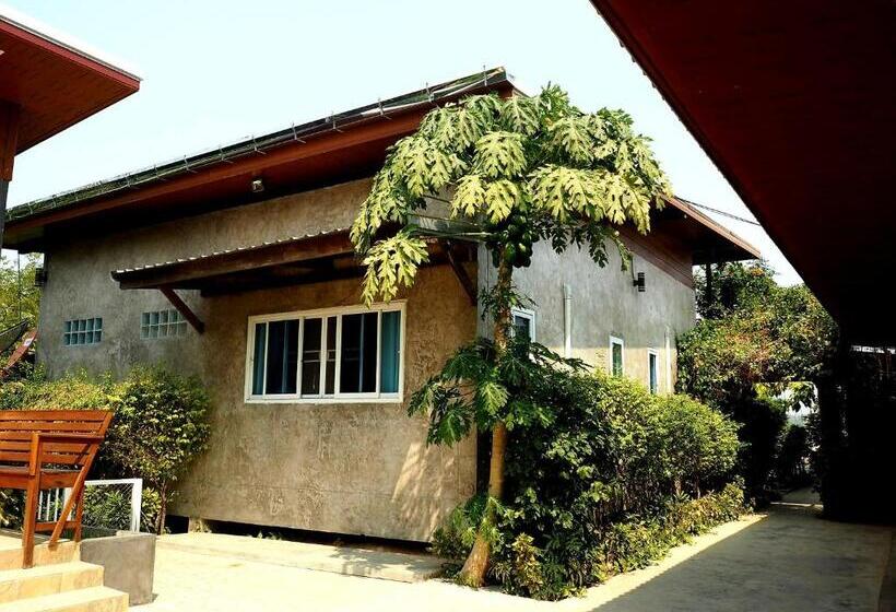 Семейный Номер, Nawiengkae Riverview Resort