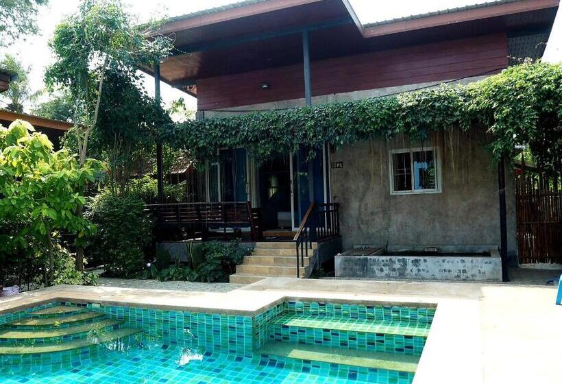 Семейный Номер, Nawiengkae Riverview Resort