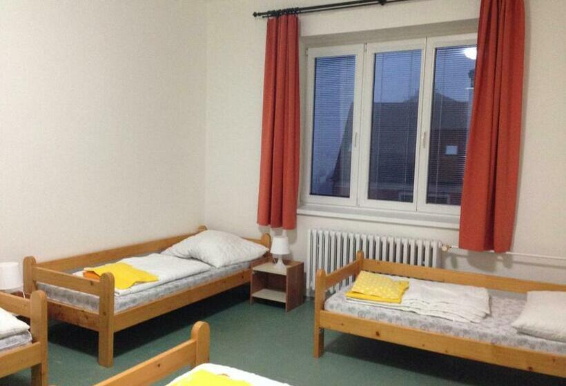 Номер Стандарт Четырехместный Совместный Санузел, Hostel Bernarda Bolzana