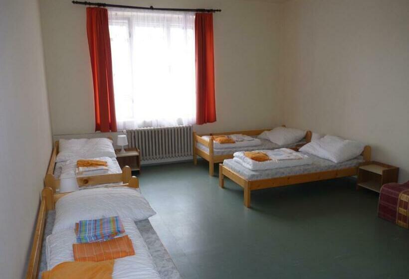 Номер Стандарт Четырехместный Совместный Санузел, Hostel Bernarda Bolzana