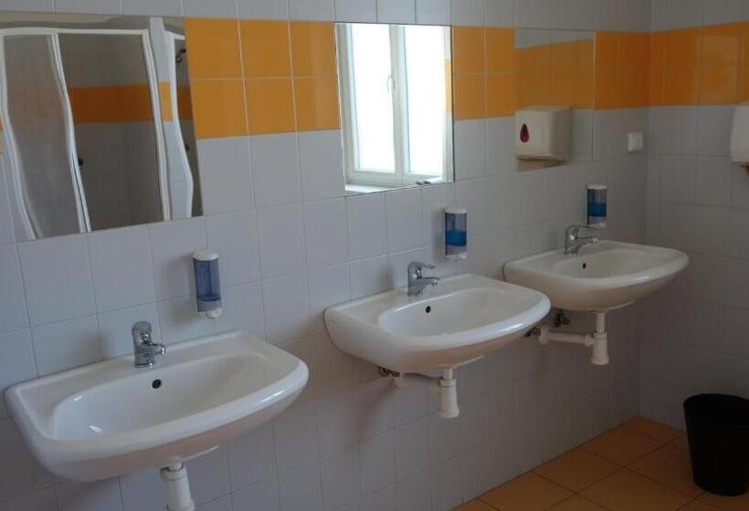 Номер Стандарт Четырехместный Совместный Санузел, Hostel Bernarda Bolzana
