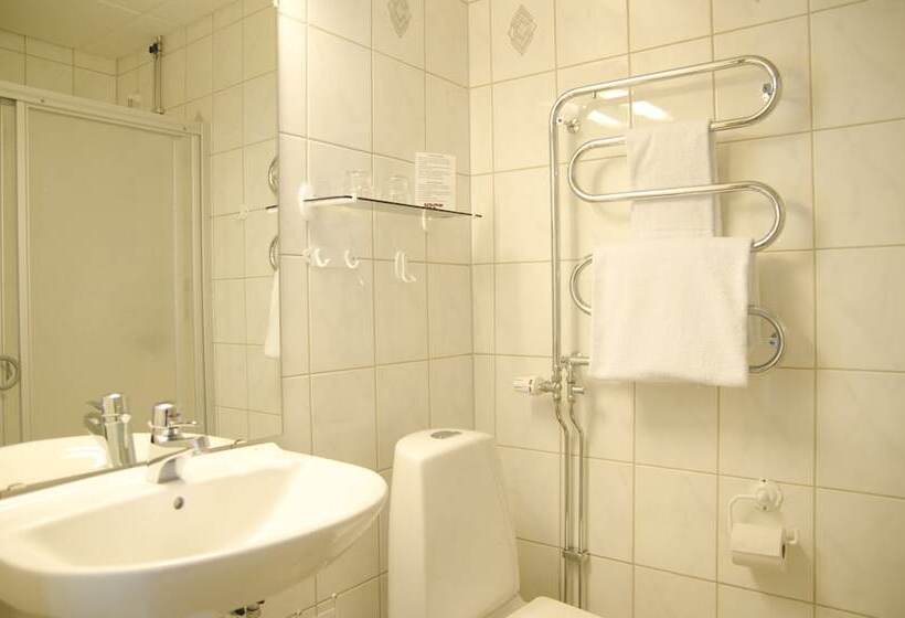 Номер Стандарт Трехместный, Sunderby Folkhögskola Hotell & Konferens