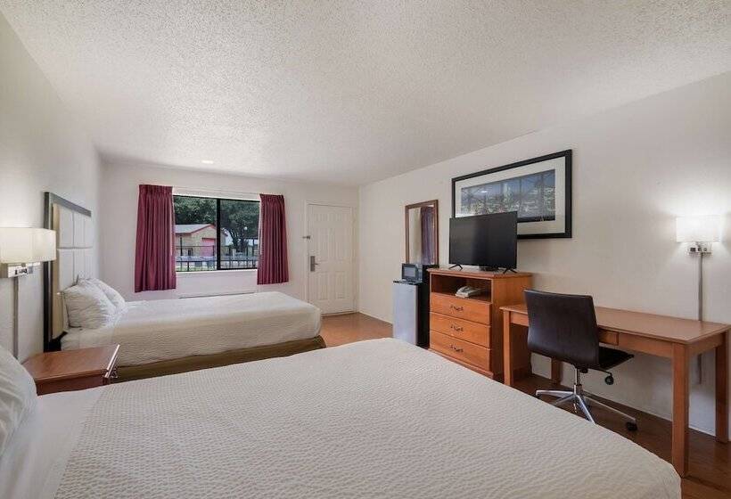 Номер Стандарт 2 Двуспальные Кровати, Americas Best Value Inn Lockhart Tx
