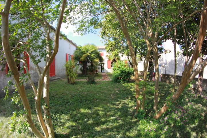 Дом 3 Спальни, L Auberge Meilhannaise