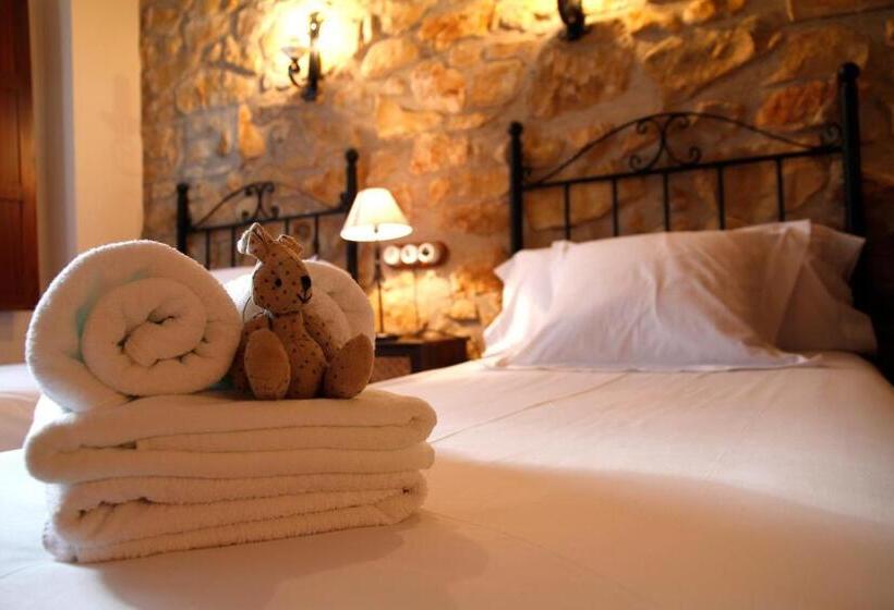 Семейное Студио, Complejo Rural Turimaestrat