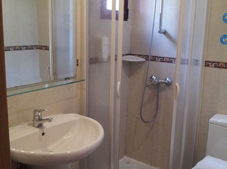 Номер Стандарт, Hostal Juan Xxiii   Madrid Norte