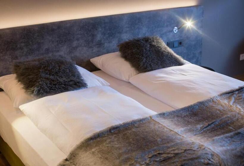 Трехместный Номер Комфорт, Heitzmann   Hotel & Rooftop