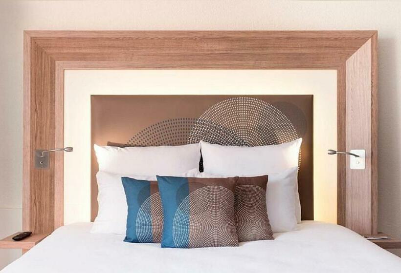 Номер Superior, Novotel London Tower Bridge