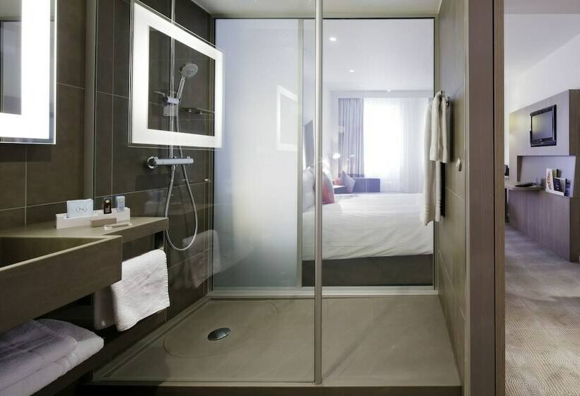 Номер Superior, Novotel London Tower Bridge