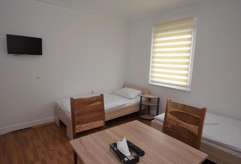 基本三人间, Nürtingen Zimmer
