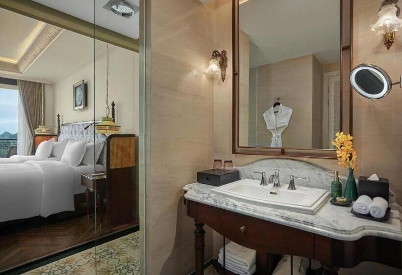 Classic Room Double Bed Sea View, Hôtel Perle D Orient Cat Ba   Mgallery