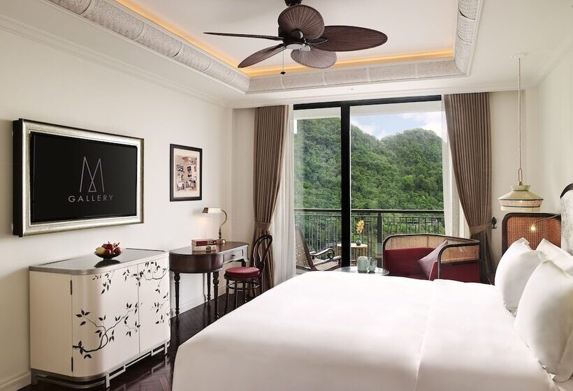 Classic Room Double Bed Sea View, Hôtel Perle D Orient Cat Ba   Mgallery