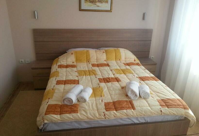 سوییت جونیور, Garni Hotel Crystal Ice