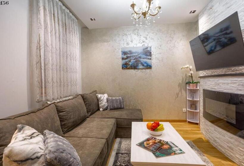 آپارتمان 1 خوابه با چشم‌انداز, Kalman Spa&gym