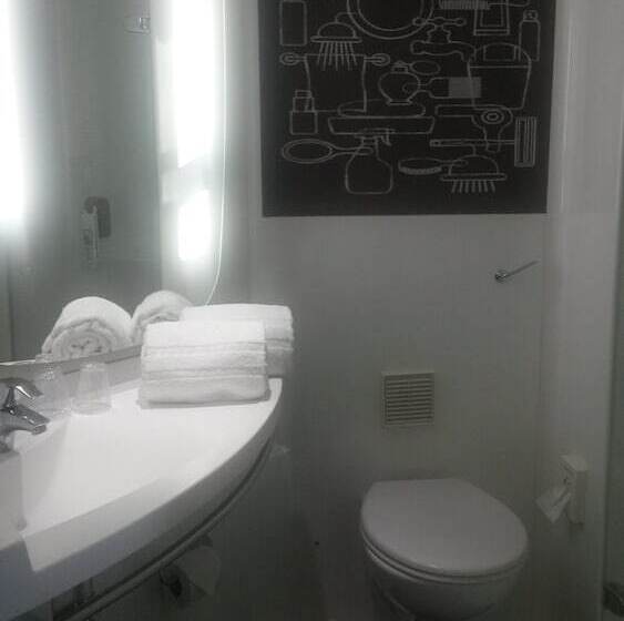 Номер Стандарт, Ibis London Docklands Canary Wharf