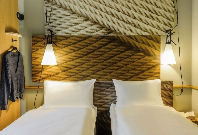 Номер Стандарт, Ibis London Docklands Canary Wharf